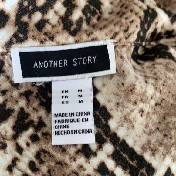 Snake pattern medium size dress tank top - Picture 3 of 3